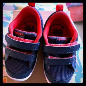 Reebok Classic Velcro Sneakers